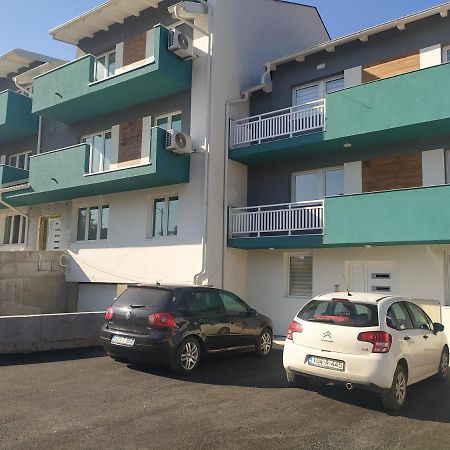 Stan Na Dan Elena Apartment Lukavica Luaran gambar