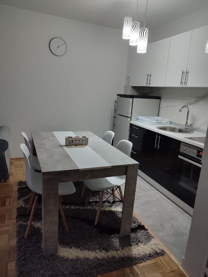 Stan Na Dan Elena Apartment Lukavica Luaran gambar